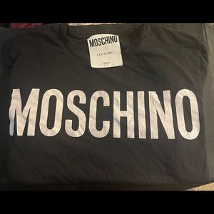 Male Moschino tee shirt